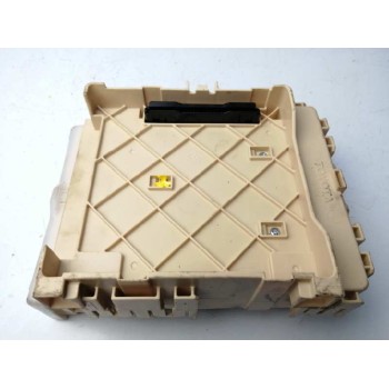 Recambio de caja reles / fusibles para toyota rav 4 iv (_a4_) 2.2 d 4wd (ala49) referencia OEM IAM 8273042750B 63583372 