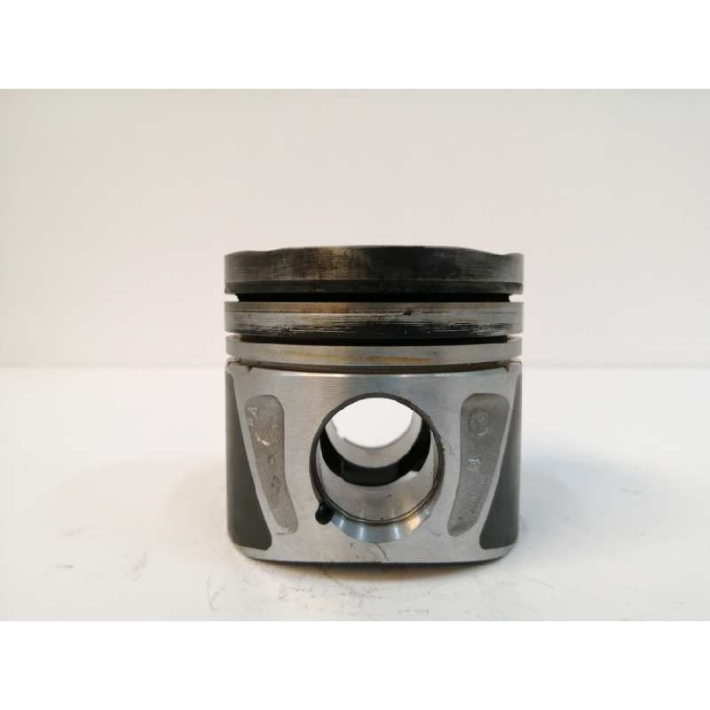 Recambio de piston para mercedes-benz clase a (w176) a 200 d motorsport edition (176.008) referencia OEM IAM A6510301117  