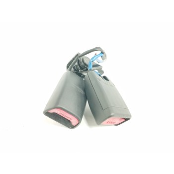 Recambio de enganche cinturon izquierdo para hyundai i30 1.4 cat referencia OEM IAM  TRASERO 