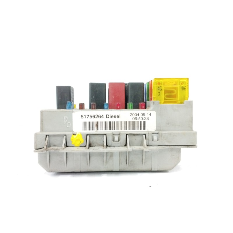 CAJA RELES / FUSIBLES