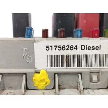 Recambio de caja reles / fusibles para fiat doblo (119) 1.9 diesel cat referencia OEM IAM 51756264  