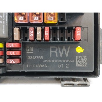 Recambio de caja reles / fusibles para opel astra j lim. 1.7 16v cdti referencia OEM IAM 13343765  