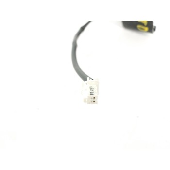 Recambio de enganche cinturon derecho para hyundai i30 1.4 cat referencia OEM IAM  TRASERO 