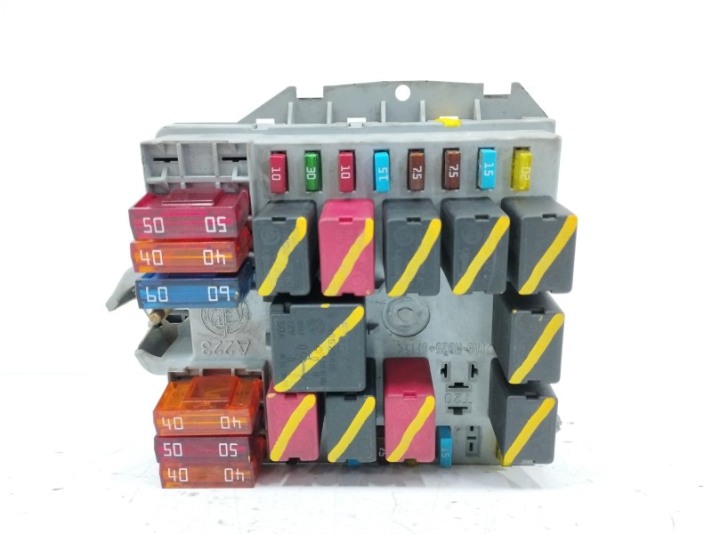 Recambio de caja reles / fusibles para alfa romeo gt (125) 1.9 jtd (m) 16v cat referencia OEM IAM 51742420  
