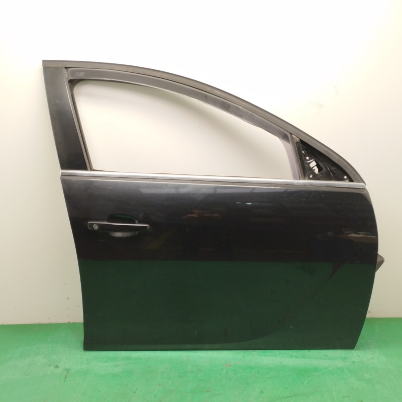 Recambio de puerta delantera derecha para opel insignia berlina 2.0 16v cdti referencia OEM IAM   