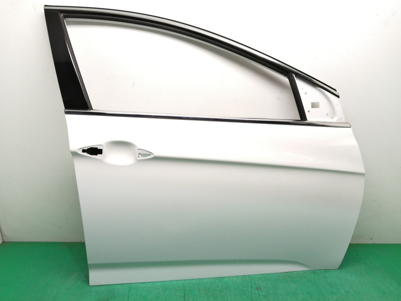 Recambio de puerta delantera derecha para hyundai i40 1.7 crdi cat referencia OEM IAM 760043Z000  