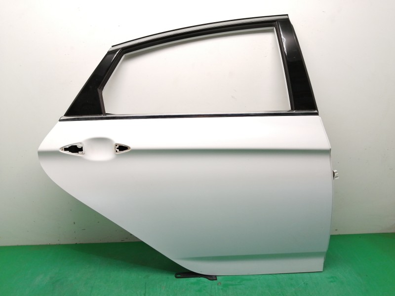 Recambio de puerta trasera derecha para hyundai i40 1.7 crdi cat referencia OEM IAM 770043Z300 Recambio de puerta trasera derecha para hyundai i40 1.7 crdi cat referencia OEM IAM 770043Z300