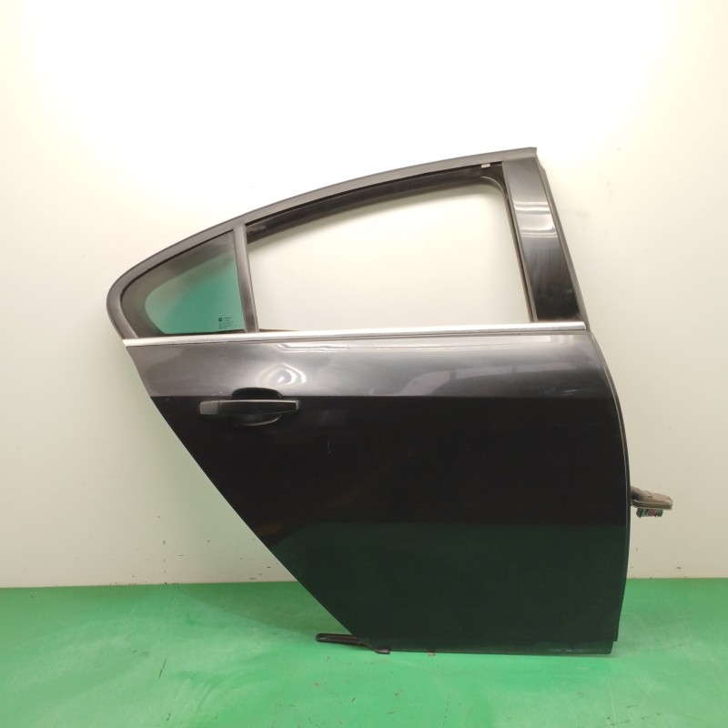 Recambio de puerta trasera derecha para opel insignia berlina 2.0 16v cdti referencia OEM IAM   