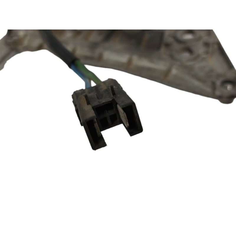 ELEVALUNAS DELANTERO DERECHO