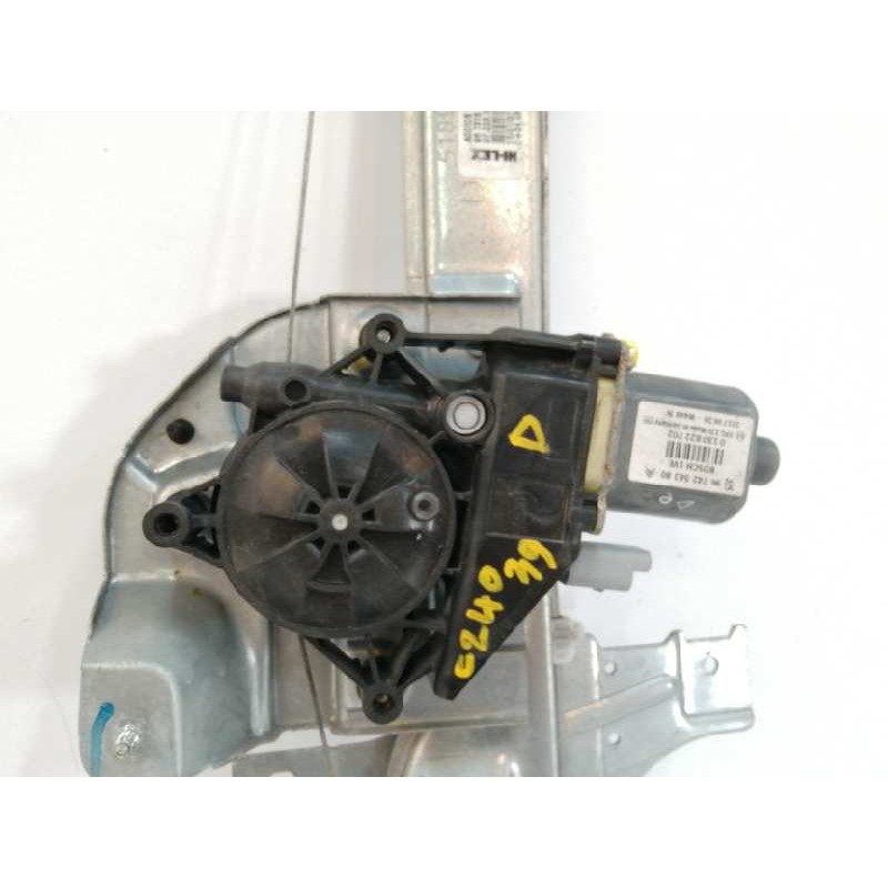 ELEVALUNAS DELANTERO DERECHO 37223000