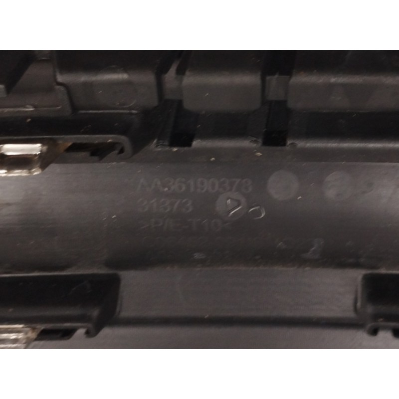 REJILLA DELANTERA OBSERVAR FOTO