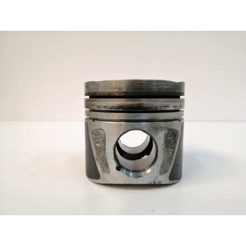 Recambio de piston para mercedes-benz clase a (w176) a 200 d motorsport edition (176.008) referencia OEM IAM A6510301117  
