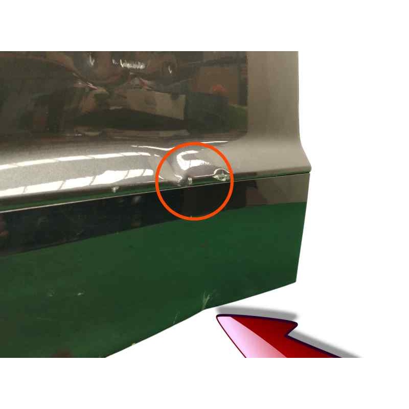 PUERTA TRASERA DERECHA NECESITA REPARACION