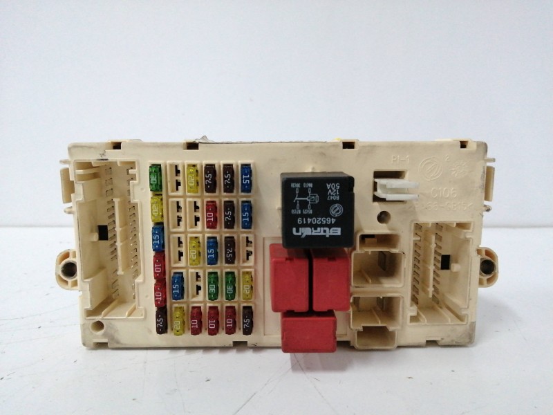 Recambio de caja reles / fusibles para fiat stilo (192) 1.9 jtd cat referencia OEM IAM 46750594 501208530080 