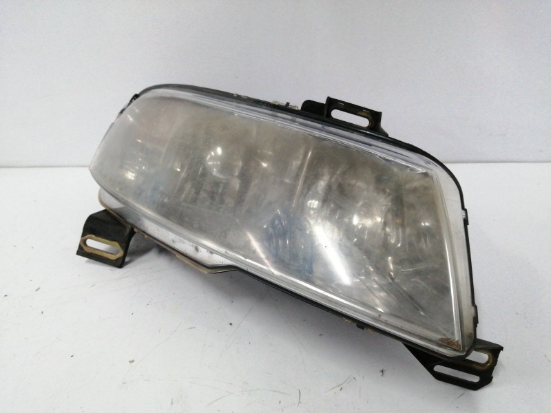 Recambio de faro derecho para fiat stilo (192) 1.9 jtd cat referencia OEM IAM  PARA PULIR 