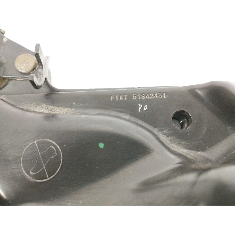 SOPORTE / GUIA PUERTA CORREDERA LATERAL INFERIOR LADO IZQUIERDO