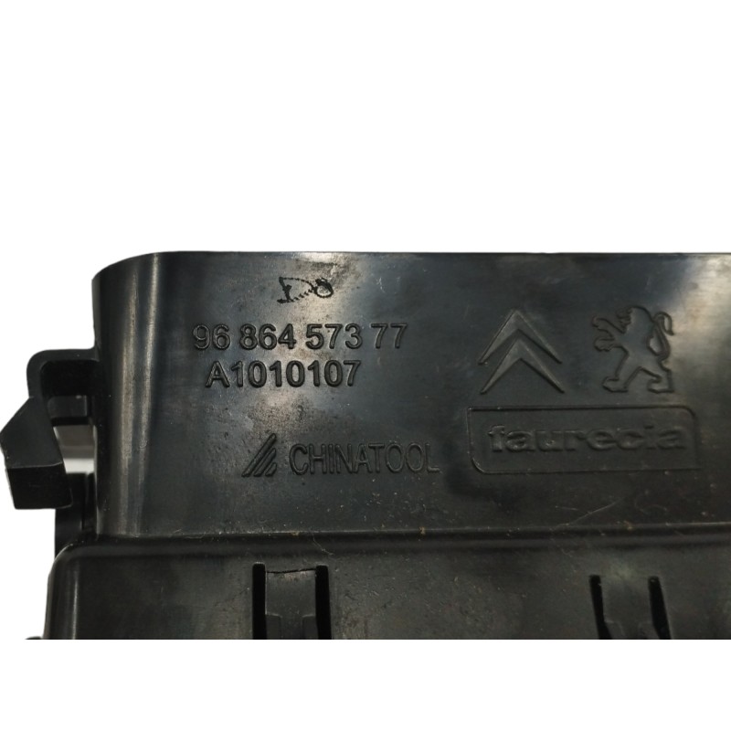 REJILLA AIREADORA LADO DERECHO