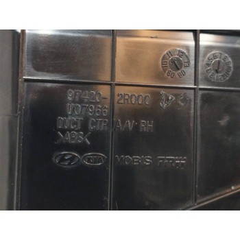 Recambio de rejilla aireadora para hyundai i30 1.4 cat referencia OEM IAM 974202R000 CENTRAL DERECHA 