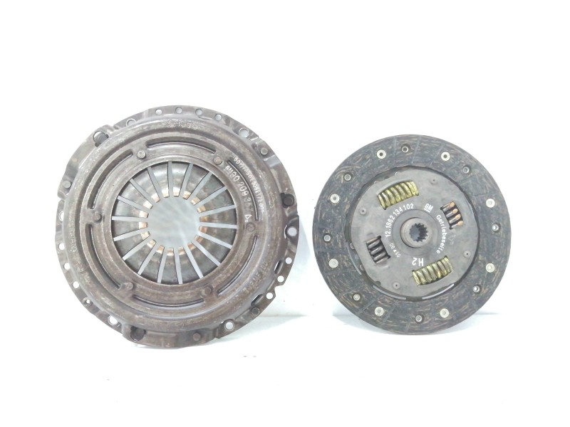 Recambio de kit embrague para opel kadett e 1.7 diesel referencia OEM IAM 90209357 121862134 