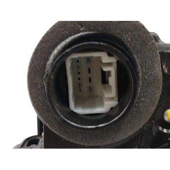 Recambio de cerradura puerta trasera derecha para toyota auris touring sports (e18) 1.8 16v cat (híbrido) referencia OEM IAM 690