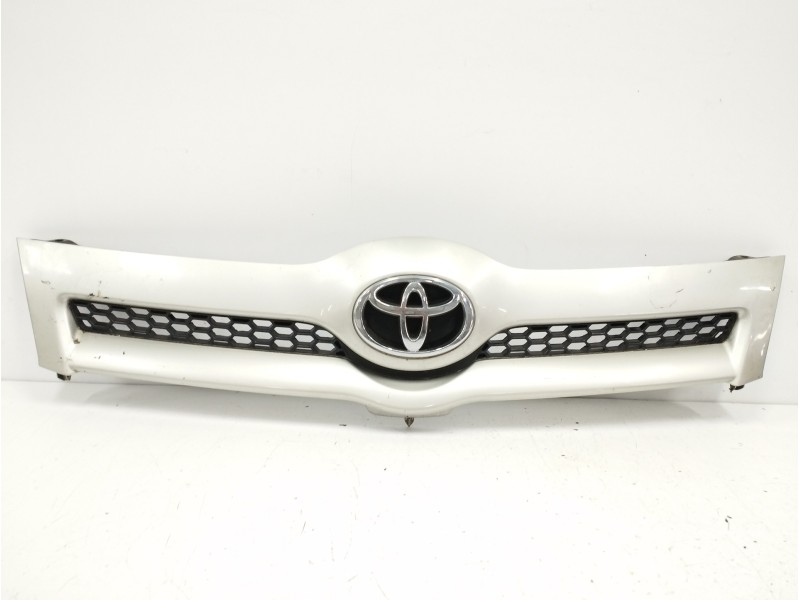 Recambio de rejilla delantera para toyota corolla verso (r1) 2.0 turbodiesel cat referencia OEM IAM 531110F020  