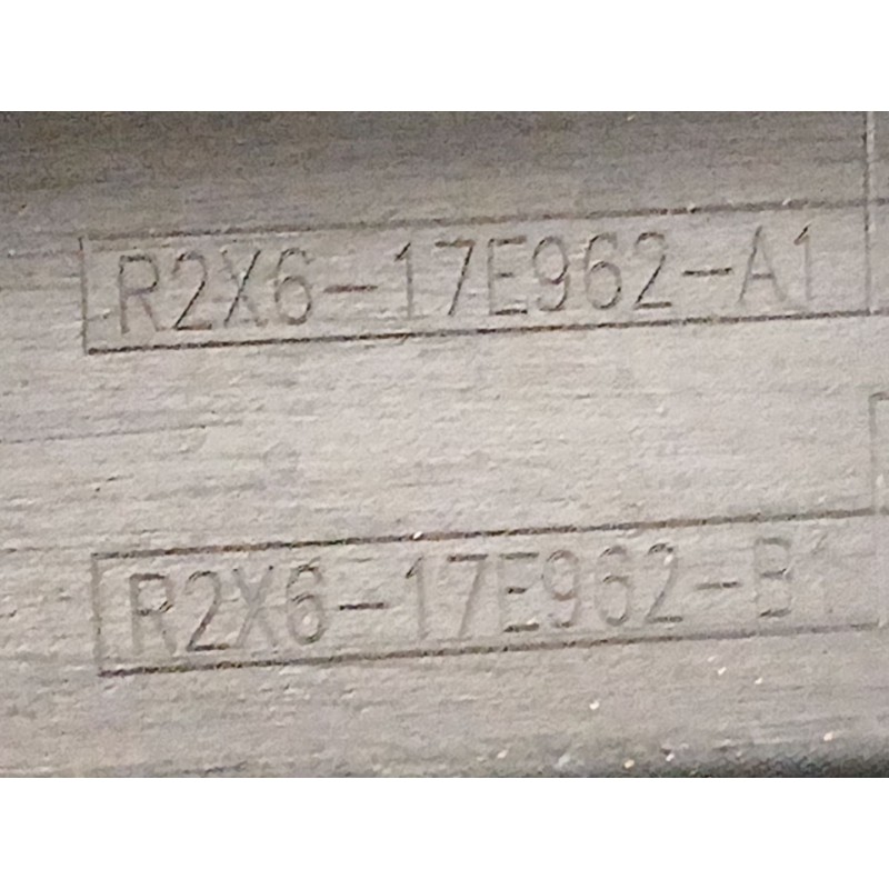 PARAGOLPES TRASERO R2X617E962B1