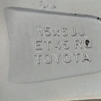 Recambio de llanta para toyota corolla (e12) 2.0 d-cat referencia OEM IAM 4261102430 15X6JJ ET45 4H 4X100