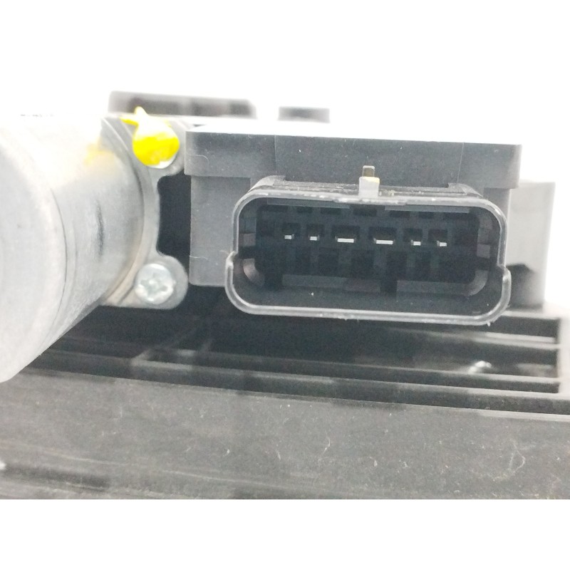 ELEVALUNAS TRASERO IZQUIERDO