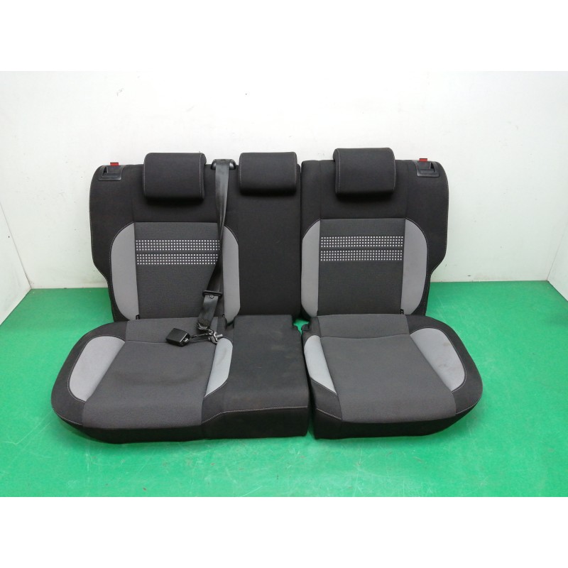 Recambio de asientos traseros para volkswagen polo (6r1) advance referencia OEM IAM   