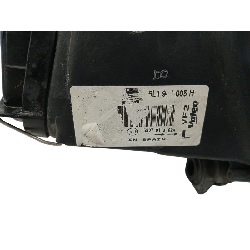 FARO IZQUIERDO SIN UNA TAPA