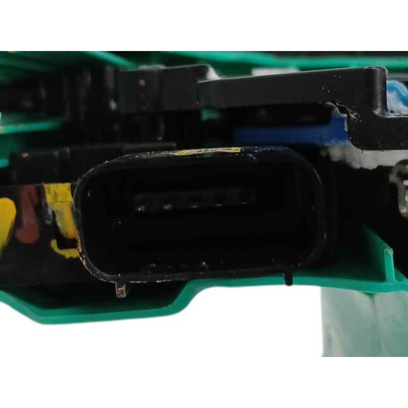 CERRADURA PUERTA TRASERA DERECHA