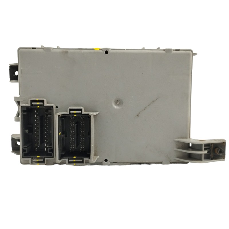 CAJA RELES / FUSIBLES