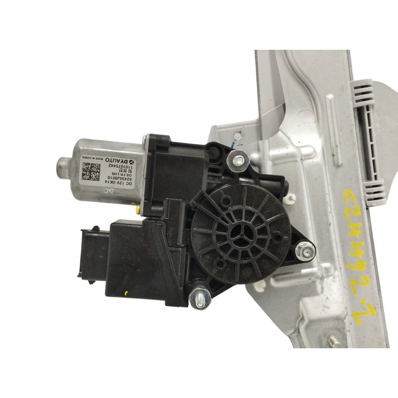 ELEVALUNAS DELANTERO IZQUIERDO 82450J9010