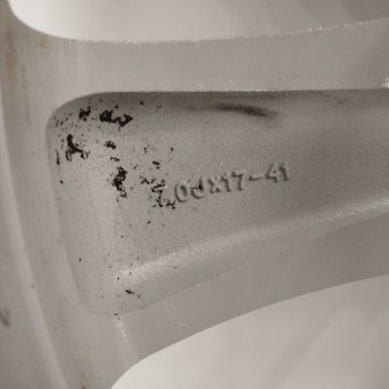 Recambio de llanta para kia sorento 2.0 crdi referencia OEM IAM 529102P170 7,0JX17-41 5H 5X115