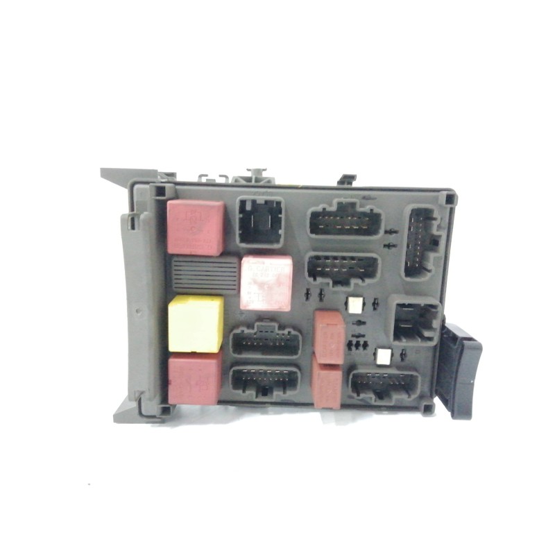 Recambio de caja reles / fusibles para renault espace iv (jk0) dci turbodiesel referencia OEM IAM 8200447435  