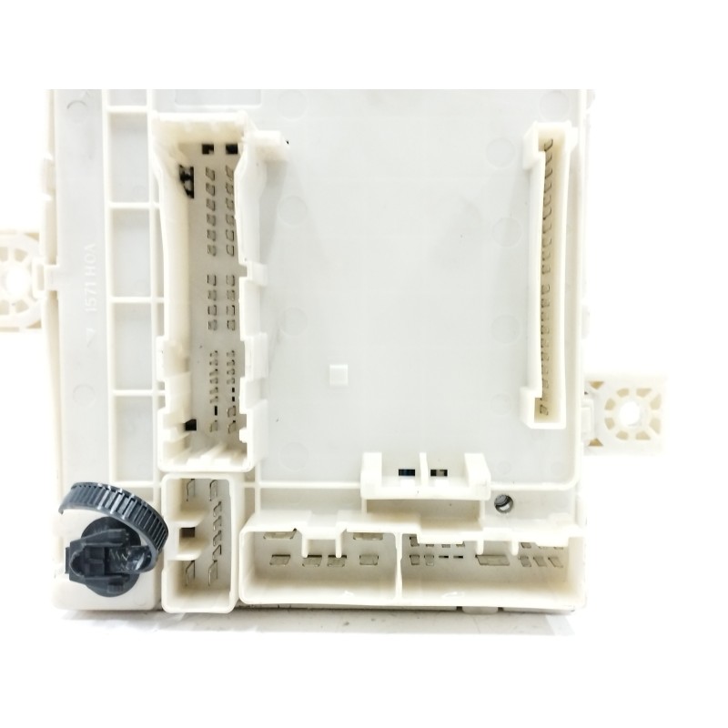 CAJA RELES / FUSIBLES