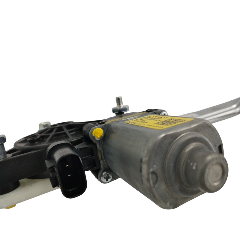 ELEVALUNAS DELANTERO DERECHO 82460J9000
