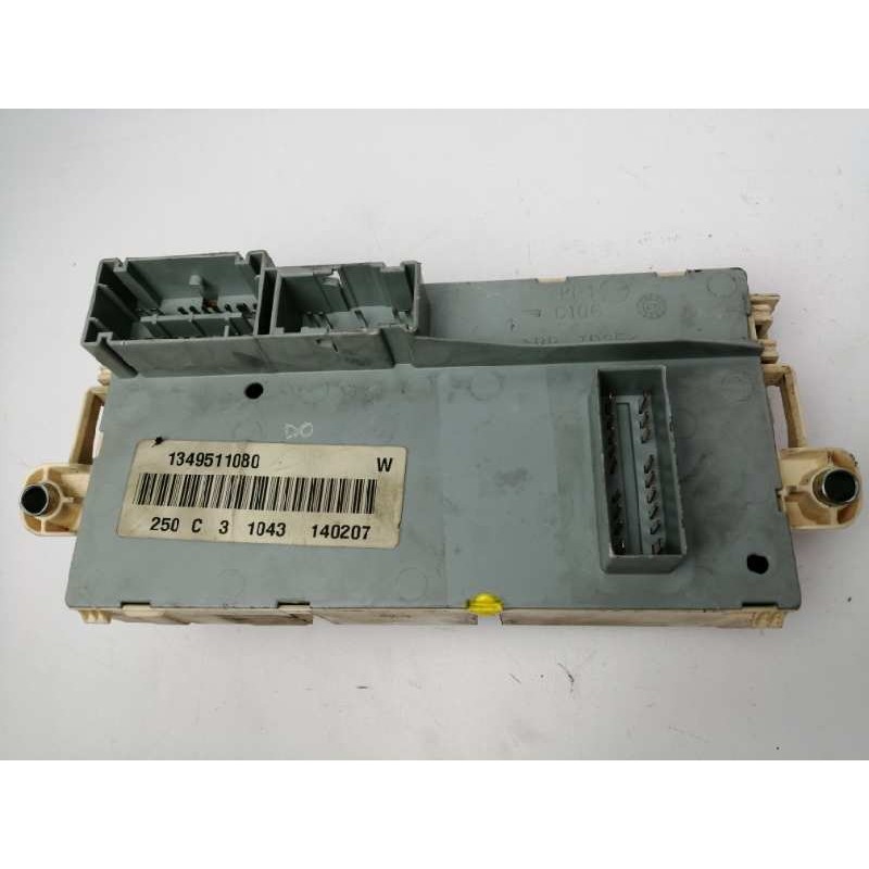 CAJA RELES / FUSIBLES