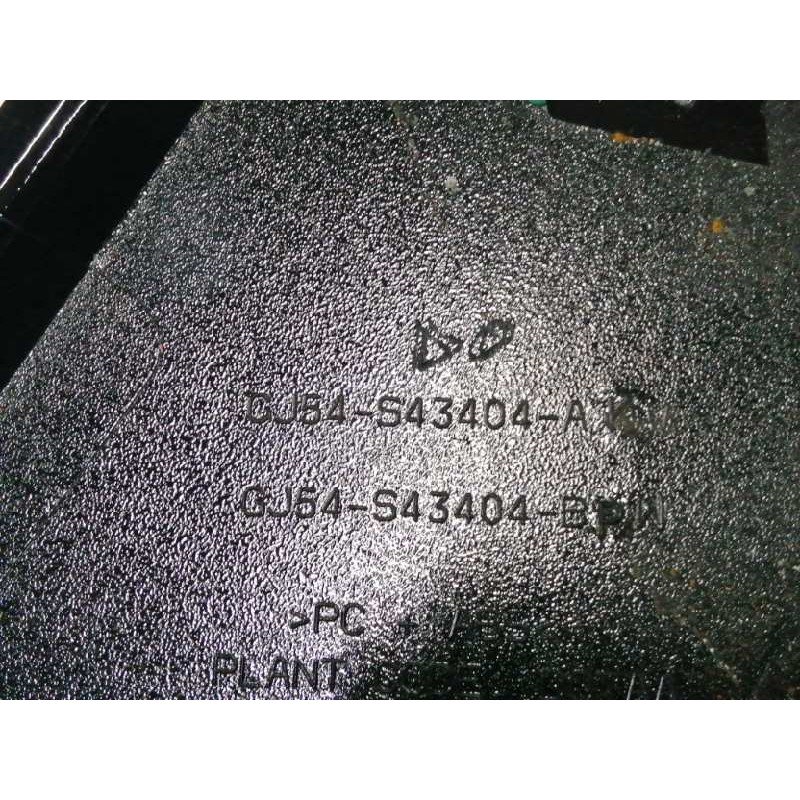 MOLDURA TRASERA PORTON NEGRO