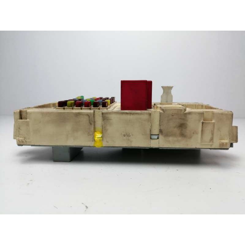 CAJA RELES / FUSIBLES