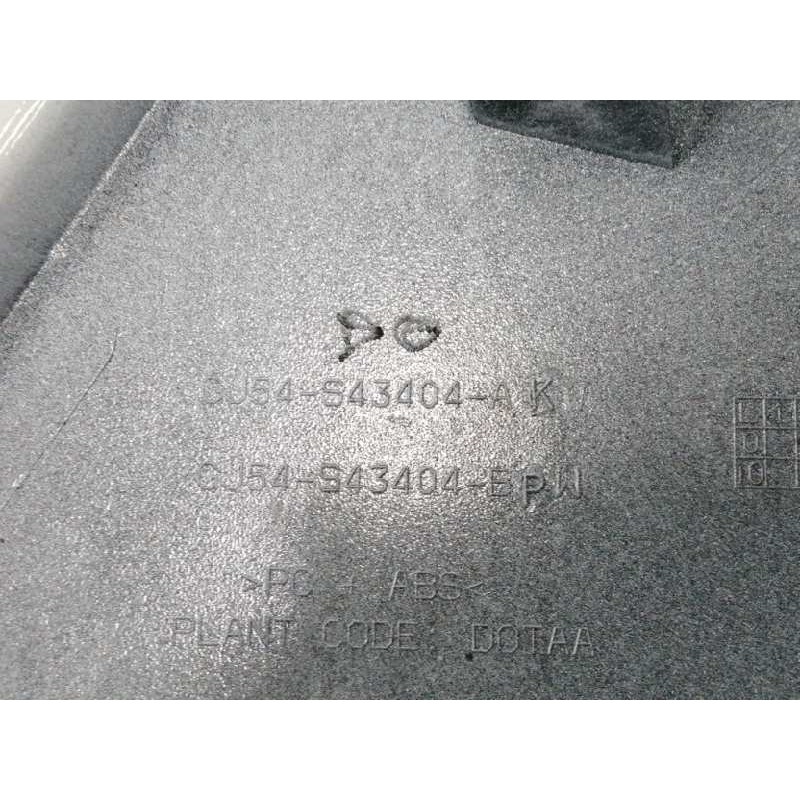 MOLDURA TRASERA PORTON BLANCO