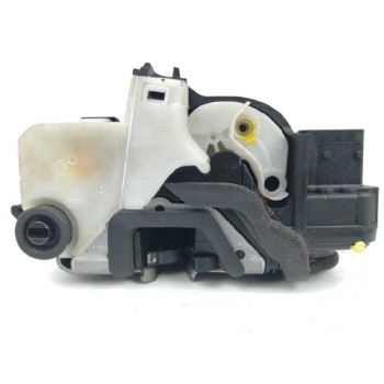 Recambio de cerradura puerta trasera derecha para opel zafira tourer 1.6 cdti dpf referencia OEM IAM 3023880  