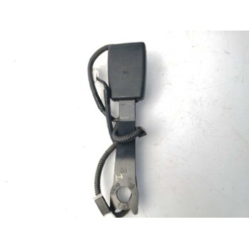 ENGANCHE CINTURON DELANTERO IZQUIERDO 7302433030B1 DELANTERO 