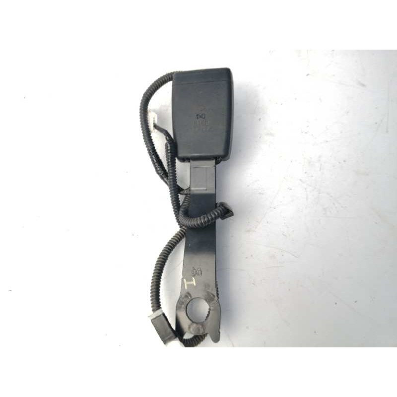 Recambio de enganche cinturon izquierdo para toyota rav 4 iv (_a4_) 2.2 d 4wd (ala49) referencia OEM IAM 7302433030B1 DELANTERO 