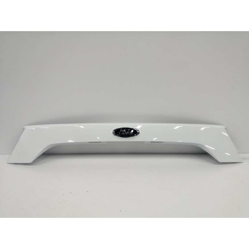 Recambio de moldura para ford kuga (cbs) referencia OEM IAM GJ54S43404A TRASERA PORTON BLANCO