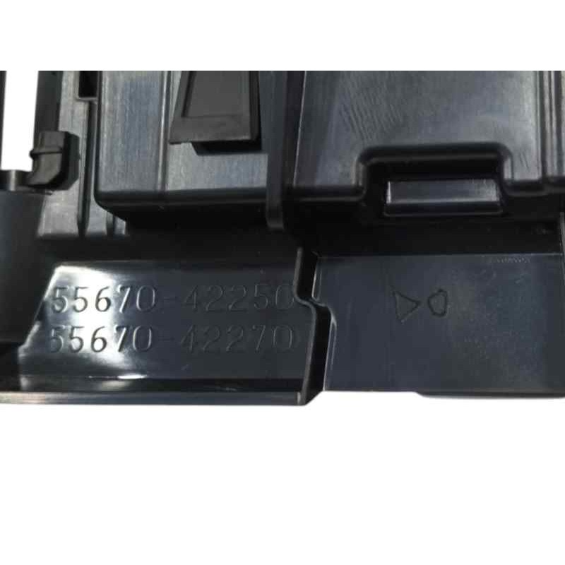 REJILLA AIREADORA 5567042270 4C56512250