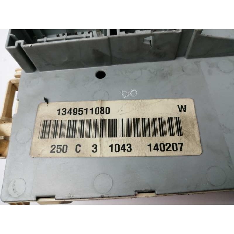 CAJA RELES / FUSIBLES