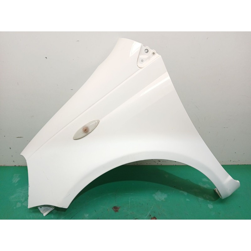 Recambio de aleta delantera izquierda para toyota yaris (_p1_) 1.0 (scp10_) referencia OEM IAM 5381252010  