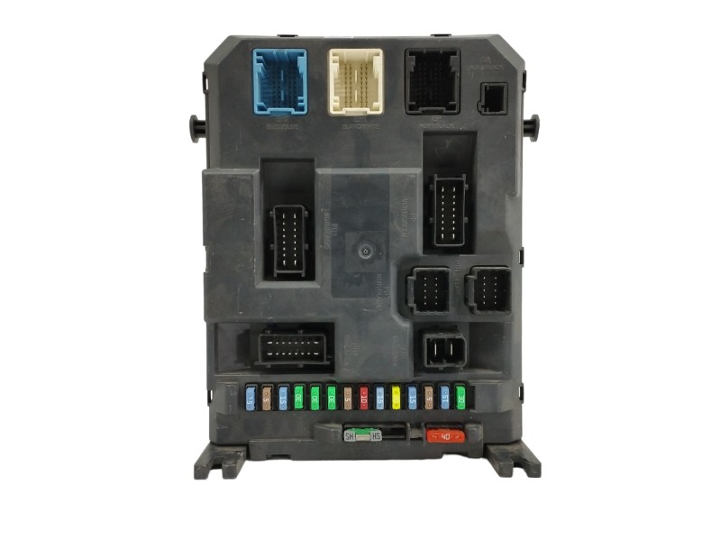 Recambio de caja reles / fusibles para citroën c3 attraction referencia OEM IAM 9666952180  