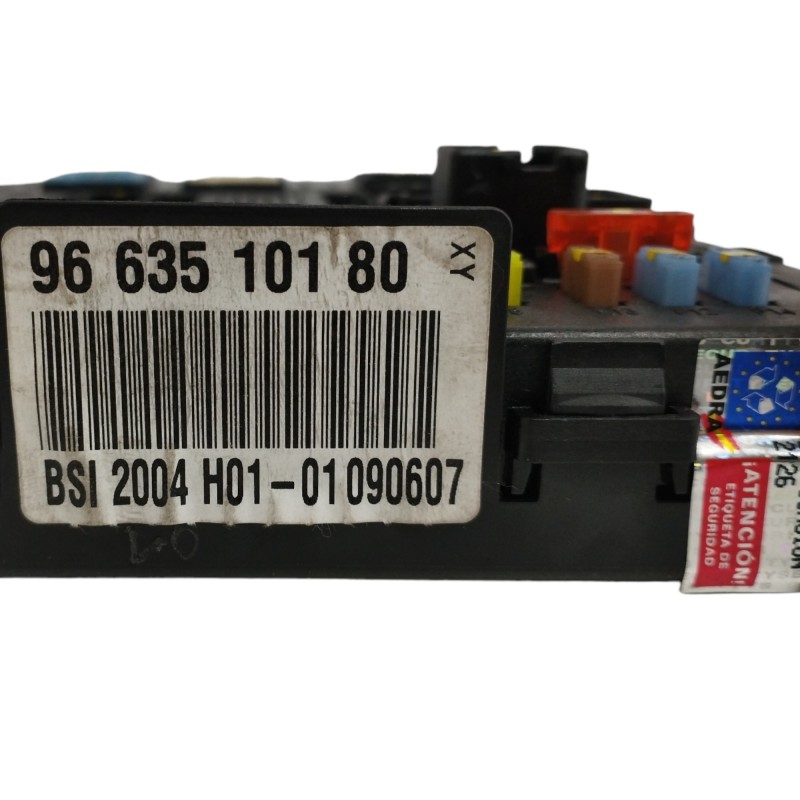 CAJA RELES / FUSIBLES